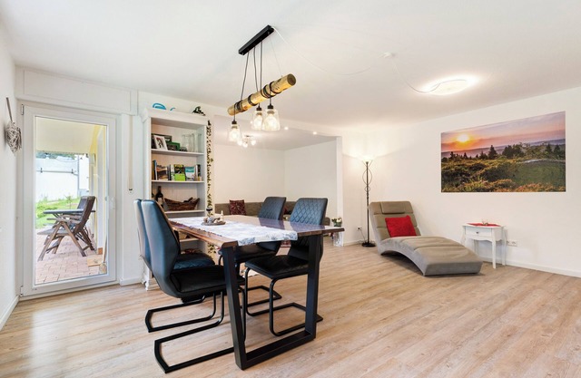 Apartment 'Ferienwohnung am Vogelhaus' with Mountain View, Private Terrace and Wi-Fi