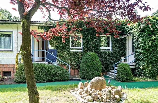 Apartment 'Ferienwohnung Am Wald' with Shared Terrace, Shared Garden and Wi-Fi