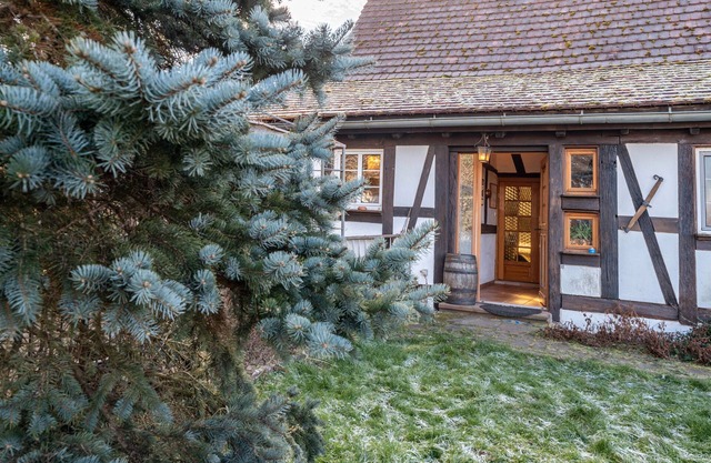 Apartment 'Fleurie' with Shared Terrace, Shared Garden and Wi-Fi
