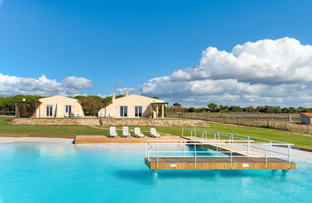 Apartment 'Flor Do Rosto I' with Lake View, Shared Pool and Wi-Fi