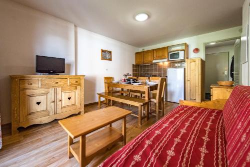 Apartment for 6 to 8 people in Albiez-Montrond 5-min walk from the slopes