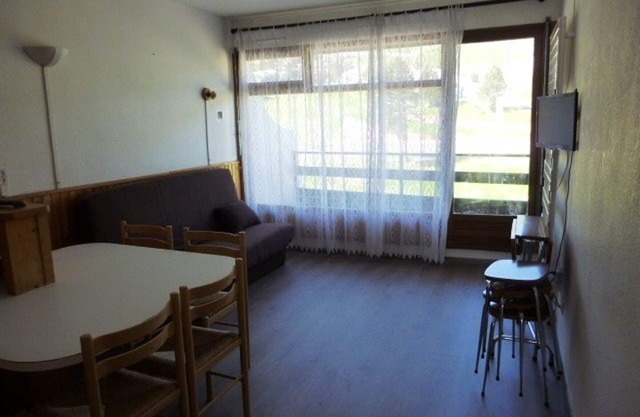 Apartment for 6 with balcony, parking, ski-in/ski-out