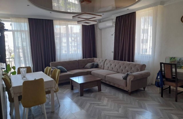 Apartment for a large family 1 km from the sea with WiFi, AC in Batumi