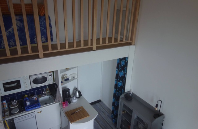 Apartment with sea view 50 m from the beach