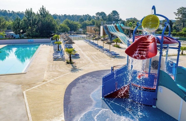 Apartment '2 Bedrooms with AC' with Shared Pool, Private Terrace, and Air Conditioning