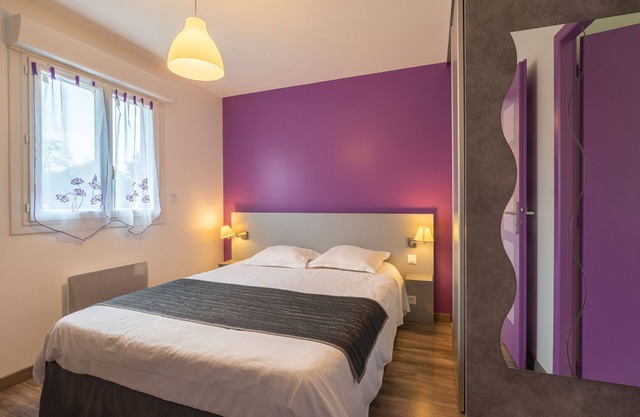 Apartment 'Le Clos Du Champ De L'Amour - Fouras' with Private Pool and Air Conditioning