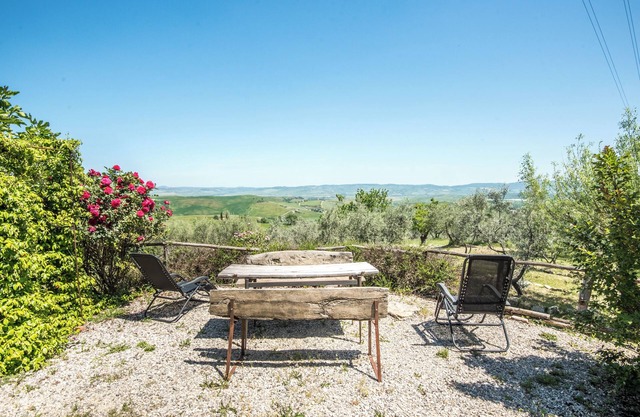 Apartment "Gemma Bianca-Tavoleto" with Mountain View, Garden & Wi-Fi