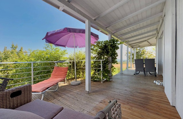 Apartment 'Gartenwohnung' with Lake View, Private Terrace and Wi-Fi