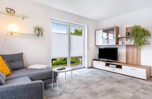 Apartment 'Gartenblick' with Private Terrace, Shared Garden and Wi-Fi
