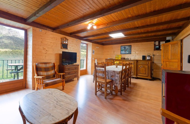 Apartment 'Gite La Ferme' with Mountain View, Balcony and Wi-Fi