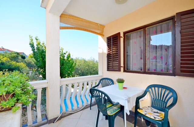 Apartment Gordan (42881-A3) - Murter - island Murter