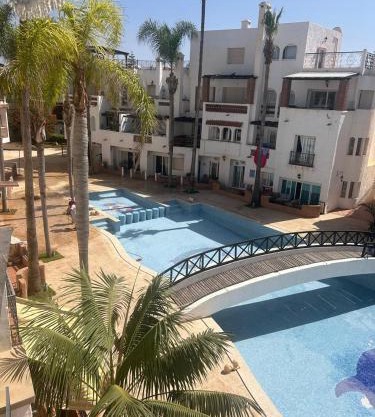 Apartment in a beachfront complex