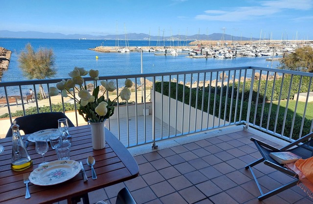 Apartment in an exceptional location with sea view!