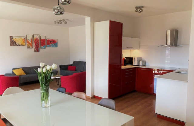 Apartment in architect-designed house - Private garden