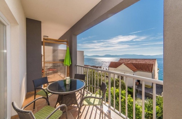 Apartment in Brist with Balcony, Air condition, WIFI (610-4)