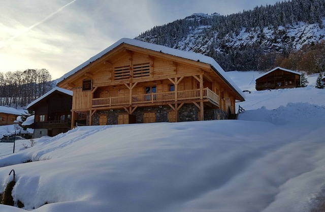 Apartment in chalet Jeanne-Marie-in the heart of the old village Chinaillon