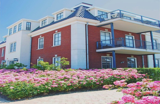 Apartment in Colijnsplaat with Sauna and Jacuzzi