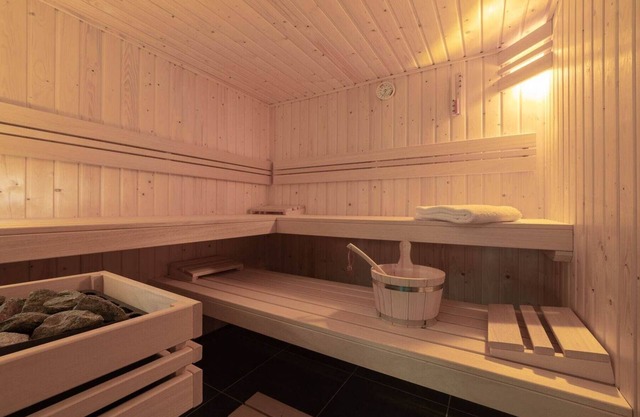 Apartment in Colijnsplaat near Lake and Sauna