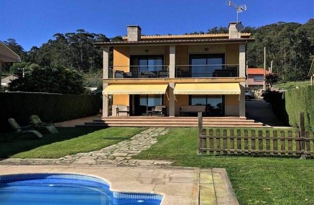 Apartment in Cangas near Playa de Barra