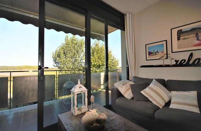 Apartment in St Pere Pescador near Seaside