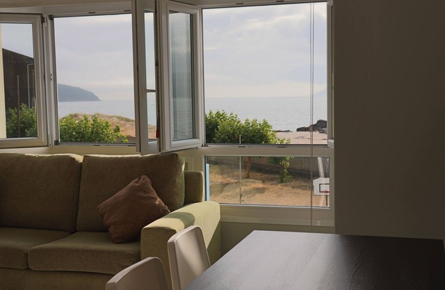 Apartment in front of the beach of Coira in the center of Portosin