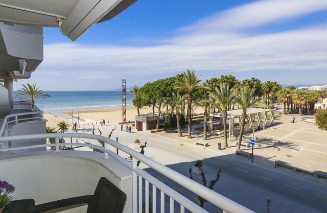 Apartment in front of the sea - Turismar