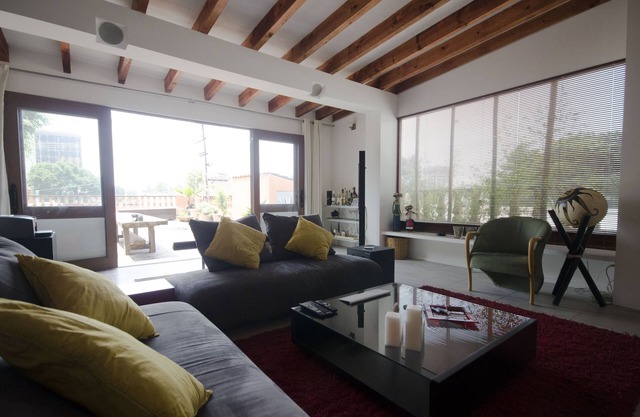 Apartment In Great Location. Ample And Comfortable. Fireplace And Terrace. Clean