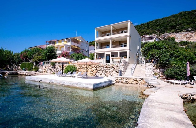 Apartment in Supetarska Draga by the Beach