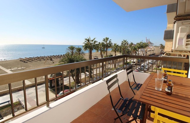 Apartment in Malagueta with terrace and sea view