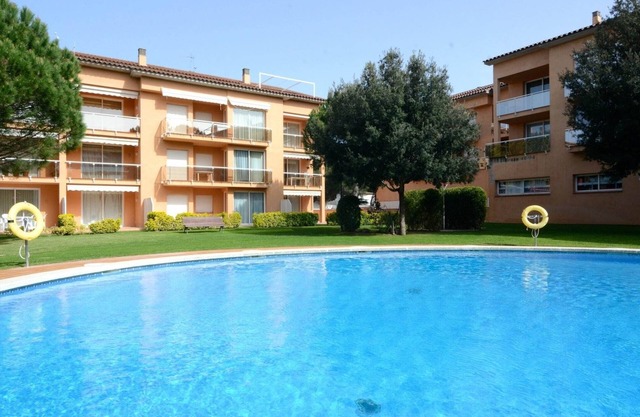 Apartment in Pals near Sand Beach