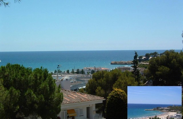 Apartment in Playa la Mora,with sea views near the beach, privat garden&Pool.