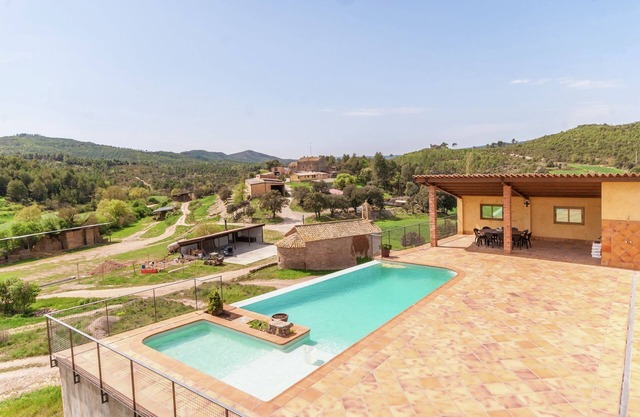 Apartment in Spain near Scenic Mountains