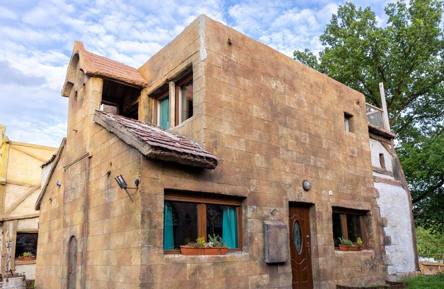 Apartment in the house of the astrologer at the bottom right