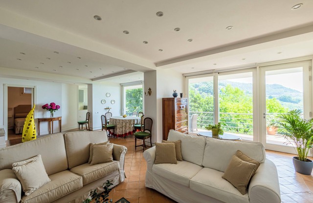 Apartment in Vietri S/M only 4 km from Salerno and its famous "Luci d'Artista"