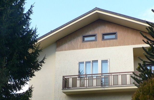 Apartment in villa with garden