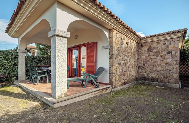 Apartment 'Lu Carrulu' with Sea View, Private Terrace and Air Conditioning