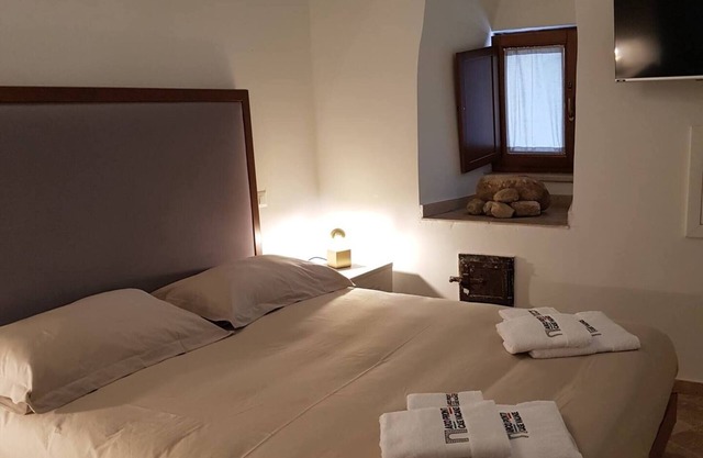 Apartment 'Cafuorchie - Arco Pronti' with Mountain View, Wi-Fi and Air Conditioning