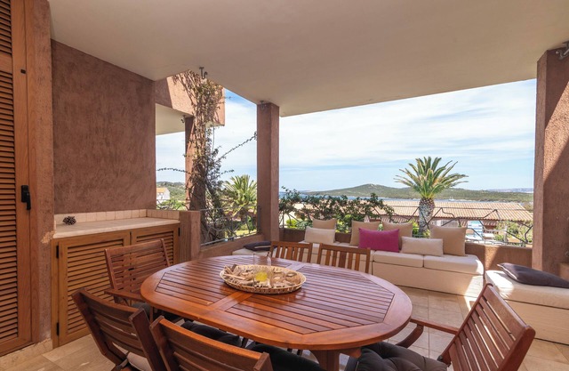 Apartment 'Il Fiordo 17' with Sea View, Shared Pool and Air Conditioning