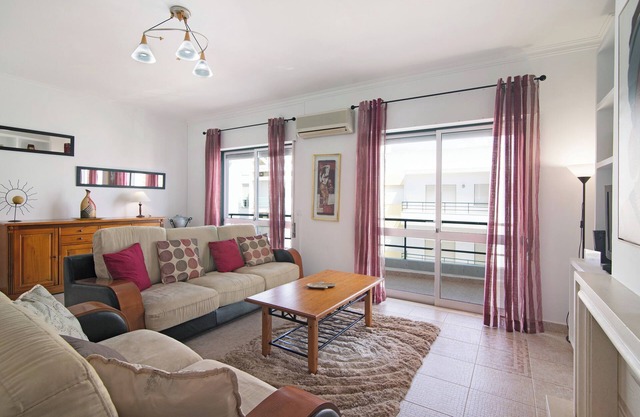 Apartment "Kaya" close to the Sea with Balcony & Wi-Fi