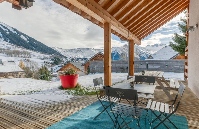 Apartment 'L'escargot' with Mountain View, Private Terrace and Wi-Fi