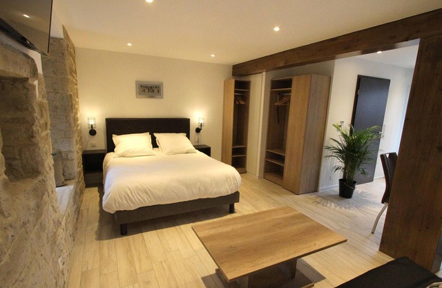 Apartment-La Chute-Ensuite with Shower