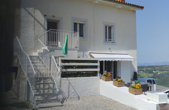 Apartment 'La Vallée De La Loire' with Mountain View, Private Terrace and Balcony