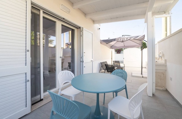 Apartment 'La Poesia' with Private Terrace, Wi-Fi and Air Conditioning