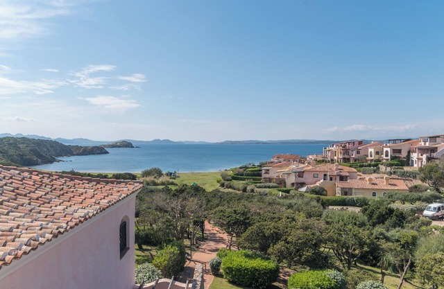 Apartment "La Terrazza sul Mare" Near the Beach with Sea View, A/C & Terrace
