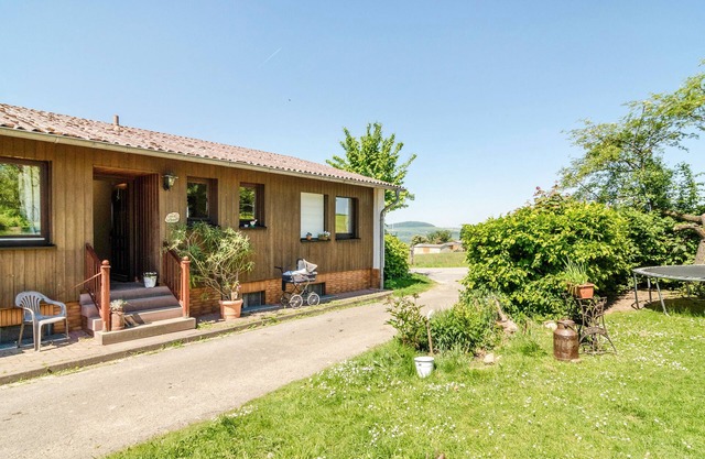 Apartment 'Landleben' with Mountain View and Shared Garden
