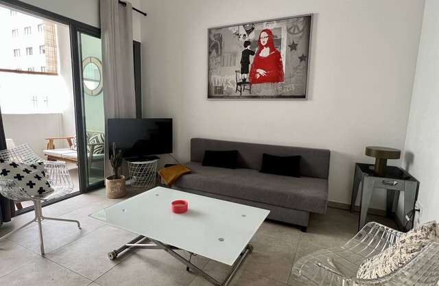 Apartment "Le Castel" with Private Terrace, Wi-Fi and Air Conditioning