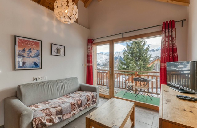 Apartment 'Le Dahut' with Mountain View, Shared Terrace and Wi-Fi