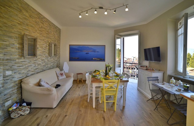 Apartment Lilla, Stresa center, lake view