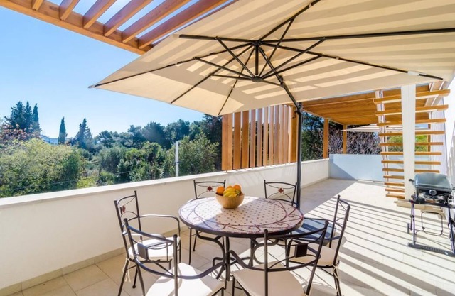 Apartment Lula - Superior Two-Bedroom Apartment with Balcony and Sea View