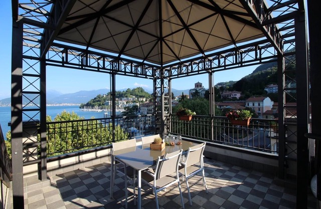 Apartment “Maison Vittoria Lago Maggiore” with Lake View, Terrace & Wi-Fi